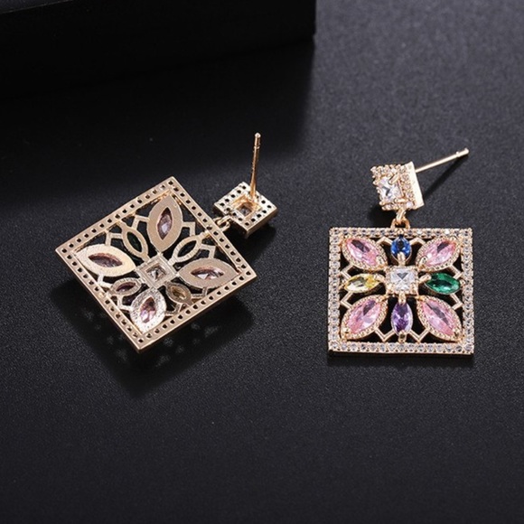 Swarovski Crystals The Nanyah Gorgeous Square Earrings - Picture 5 of 5